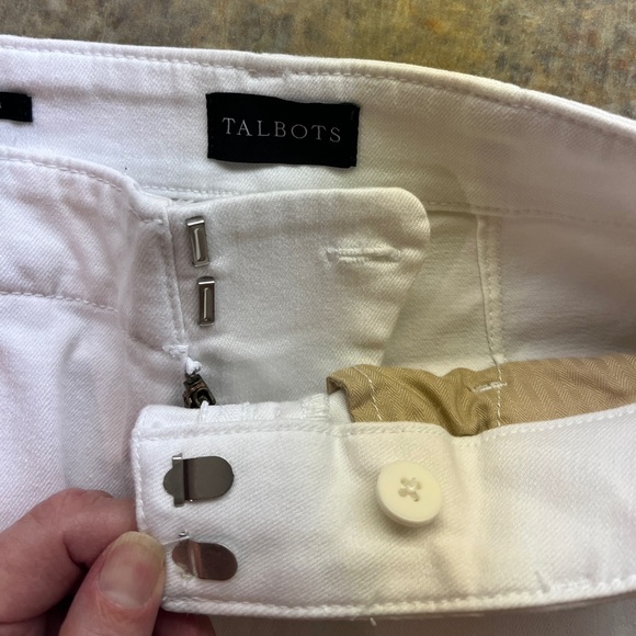 Talbots Women’s Sailor White Button-Accent Trousers Size 2 Wide Leg Jean - Picture 7 of 12
